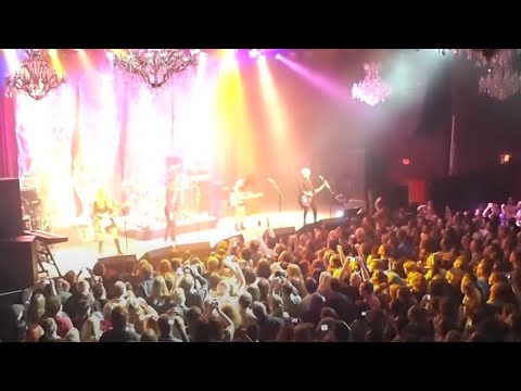 Go-Go's - Vacation at the Fillmore