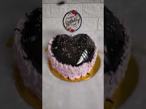 naadaniyaan..... pinata cake