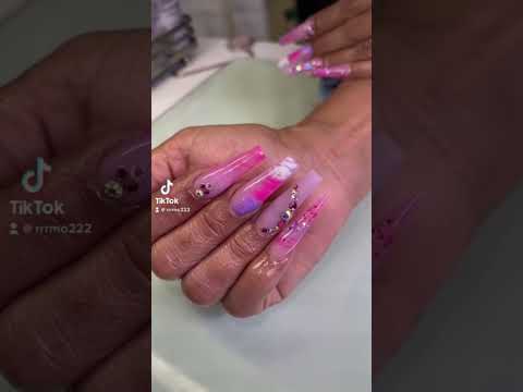 #nailart: Make sure y’all follow me on IG @royal.enails #nailartist #pinknails