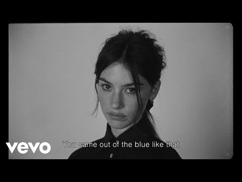 Gracie Abrams - The blue (Official Lyric Video)