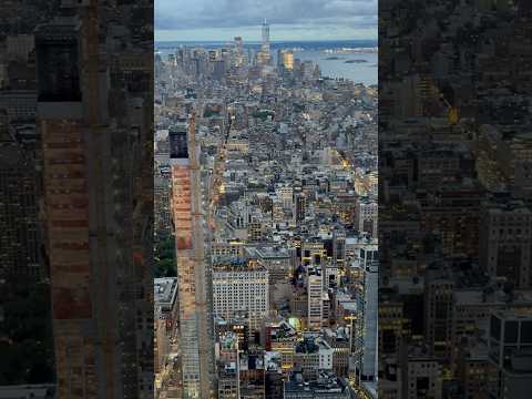 Breathtaking view of Manhattan from the Empire State Building in New York! #empirestatebuilding