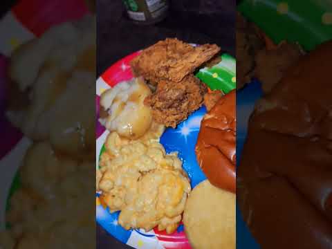 Eating unhealthy for a day #food #eatingasmr #chicken #biscuit #asmrfood #mukbang #foodie