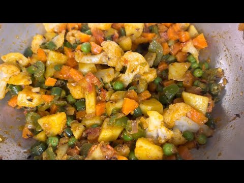 रेस्टोरेंट जैसी मिक्स सब्ज़ी अब बनाओ घरपर ही बिल्कुल आसान तरीक़े से।Mix vegetable recipe|