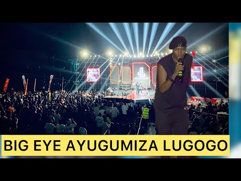 Big Eye Ayugumiza Cricket Oval Lugogo laba Endulu mu Bantu Guno Muliro