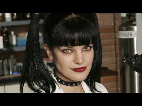 SEXY PAULEY PERRETTE PHOTOS: ICONIC SEXY PHOTOS