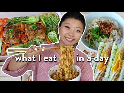 What I Eat In a Day 🍜 Easy Asian Recipes (Taiwanese Breakfast, Chili Oil Noodles & more!)