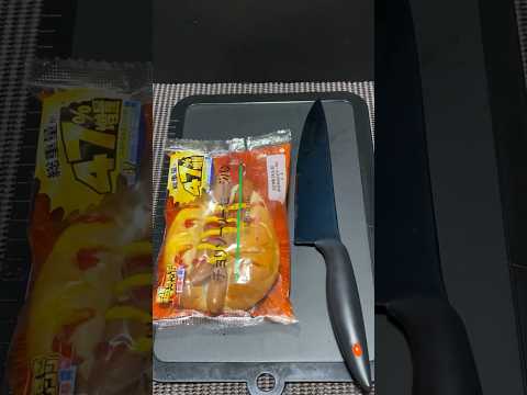 盛りすぎチャレンジ　チョリソーソーセージパン。