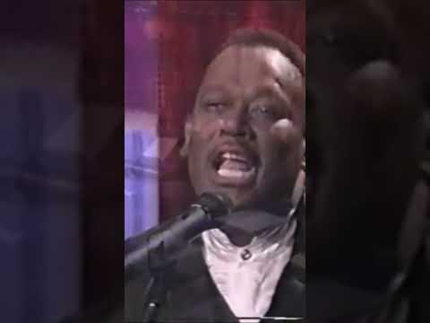 Luther performing "I Can Make It Better" live...