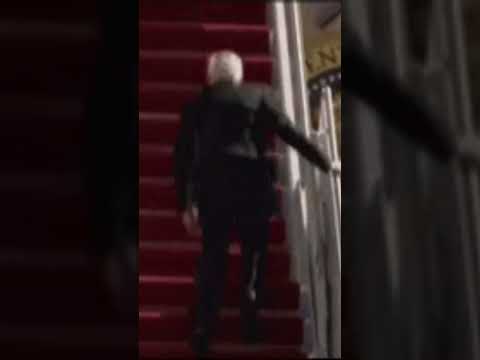 American president joe biden slipping up steps #joe #biden #joebiden #americanpresident #president