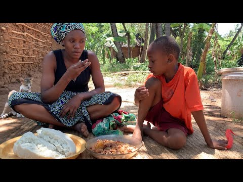 Resilient African Village Life Of Our beautiful Mom #cooking Delicious Village Food For Dinner