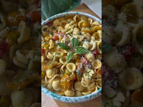 Easy 20 minute dinner! Full recipe on tomatotomatoe.ca #recipe #homemade #pasta #easy