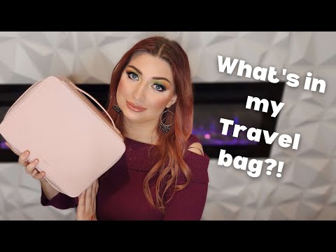 WHAT'S IN MY TRAVEL BAG ??