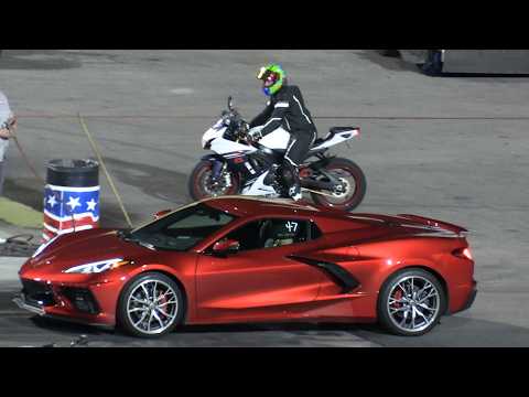 Cars vs Motorbikes - drag racing