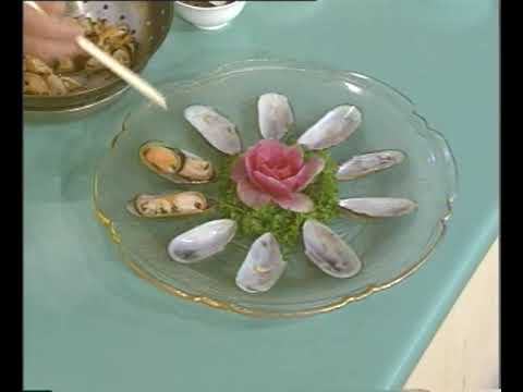 姜汁青口 湘菜名菜16-HUNAN style Ginger Mussel Traditional Chinese food.