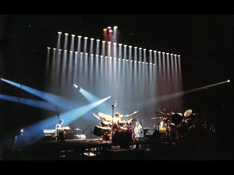 GENESIS - In that quiet earth / Afterglow (live in Leicester 1977)