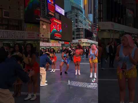 [KPOP IN PUBLIC NYC] LE SSERAFIM 르세라핌 Smart dance cover cut in NY Times Square 2024.03.12