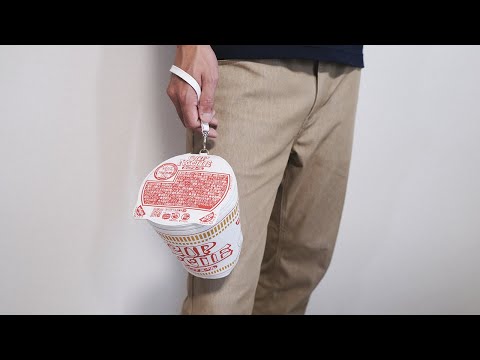 【お湯を注いじゃいけません】カップヌードルのポーチ！フタをめくっても秀逸 Nissin Cup Noodles 50th Anniversary Big Pouch