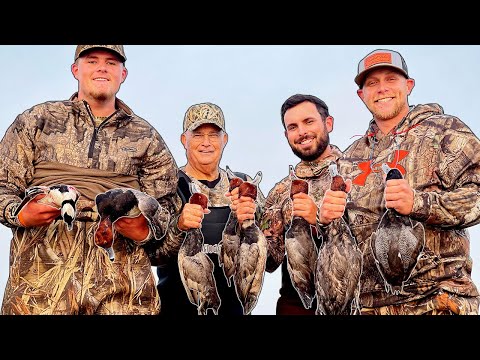 EPIC Duck Hunting Day - North Florida Duck Hunt