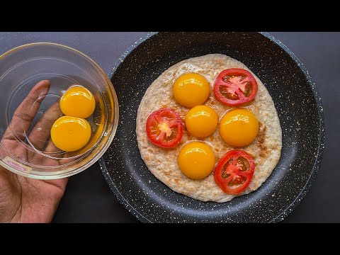 Cover the Eggs with Tortilla! Delicious Recipe in 5 minutes! Breakfast Idea with Eggs.