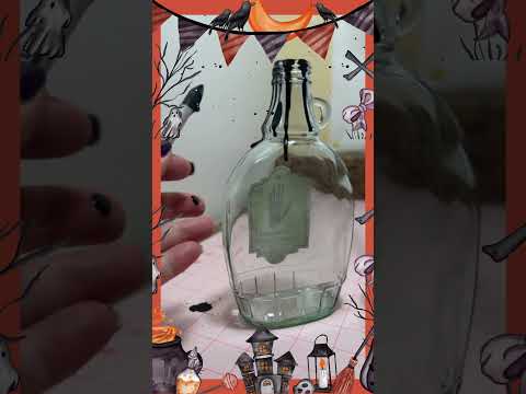 Halloween candle DIY | trash and a black crayon | Trash to treasure | Upcycle bottles #halloweendiy