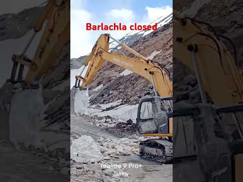 barlachla closed due to snow #ladakh #barlachla #travel #vlog #travelvlog #offroad #snow #jcbvideo