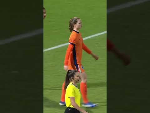 Bittersweet match for the 18-year-old as Netherlands lost 2-1 to USWNT 🫠