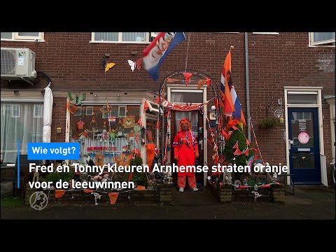 🦁 Fred en Tonny kleuren Arnhemse straten oranje voor de leeuwinnen | Hart van Nederland