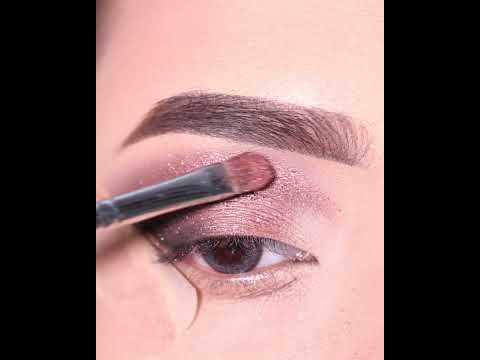 #shorts  Very Simple and Easy Glitter Eyeshadow Look || Very Sparkly eye Makeup || Shilpa