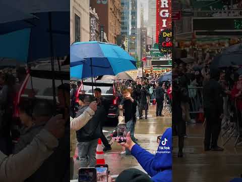 Stray Kids 스트레이키즈 퇴근 Leaving GMA Studio in Times Square 뉴욕 타임스퀘어 2024.05.15