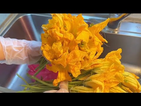 脆皮南瓜花——简单又美味的食谱！Crispy Pumpkin Blossoms - Easy and Delicious Recipe!