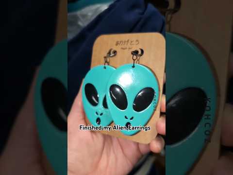 Little easter egg 😹🛸 #alien #earrings #cosplay #diy #smallbusiness #ddd #diy #anime #turbo #granny