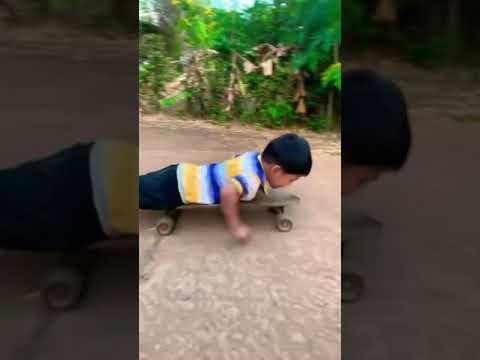 Is this how skateboarding works?  #shorts #subscribe #share #viral #shortsyoutube #thailand #baby