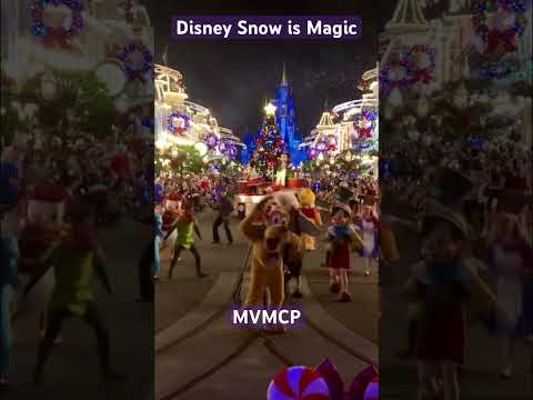 Snow at Disney’s Magic Kingdom is Magical #magickingdom #mvmcp #disneychristmas