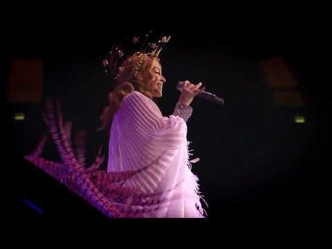 Kylie Minogue - Slow (Live Aphrodite Les Folies Tour 2011)