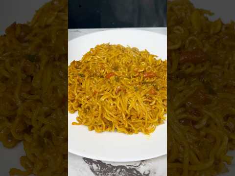 Street Style Maggi🍝 #shorts #food #streetfood #maggi #noodles #asmrkitchenfood #recipe