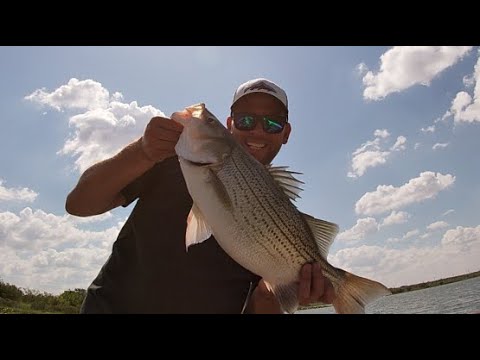 BIG BASS BREAKS $300 ROD!!! G-LOOMIS IS AWESOME!