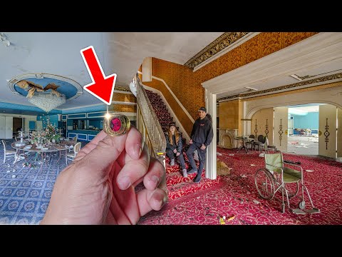 Exploring an Abandoned Mansion Converted Into a Luxury Venue! Found Gold Jewelry!