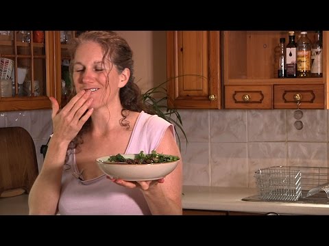 How to make a healthy 'Hemp & Parsley Dressing'