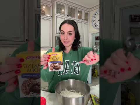 MAKE CHOCOLATE CHIP COOKIES WITH ME 🍪 | Hesri Sisters