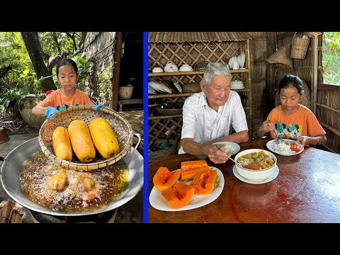 Patient girl in country cook ripe papaya soup for grandpa - Cooking with Sreypich