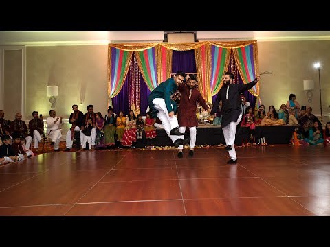 Amazing Mehndi Dance Performance by Guys!