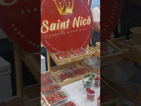 SAINT NICÓ #strawberry #strawberries #chocolate #dessert #sweet #trending #shorts #shortvideo #short