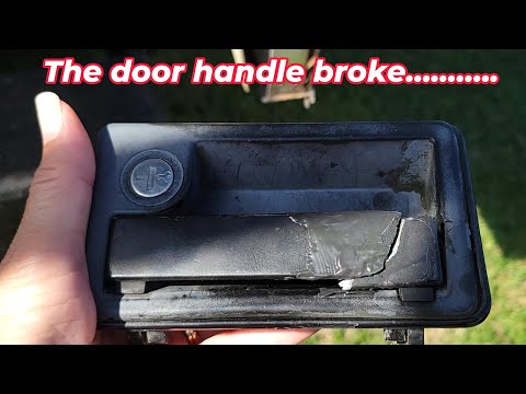 The motorhome door handle broke