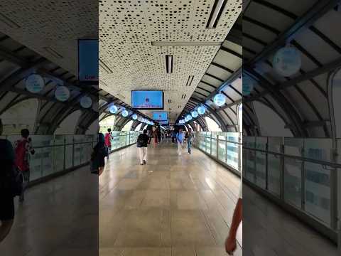 New Delhi Metro Station 🚇 #delhimetrostation #delhimetrotrain #metro #newdelhirailwaystation