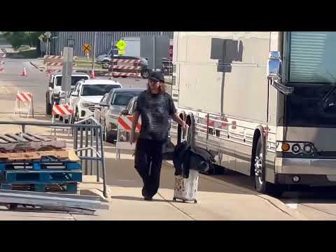 Jey Uso, Bayley, Tiffany Stratton and more WWE Superstars arriving at arena before WWE Live!