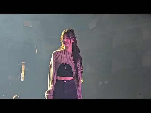 IVE - The 1st World Tour "SHOW WHAT I HAVE" - at Oakland Arena. Front row ( Sound Check)