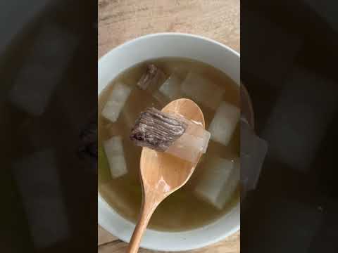 Easiest Korean soup ever- beef & radish soup!! Smells SO good!