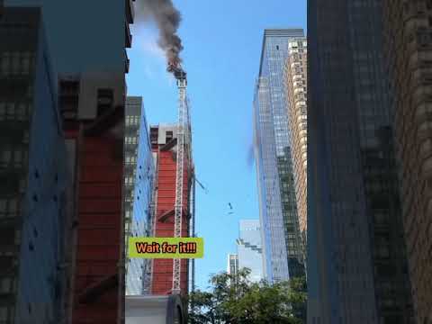 How the Crane caught fire 🔥 and collapsed in NYC  #ViralVideo #CraneFire #shorts #breakingnews  #OMG