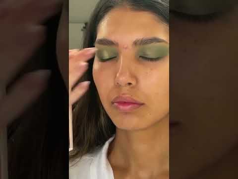 i call this look “swamp eyes”…. let’s make it a trend “swamp chic makeup”