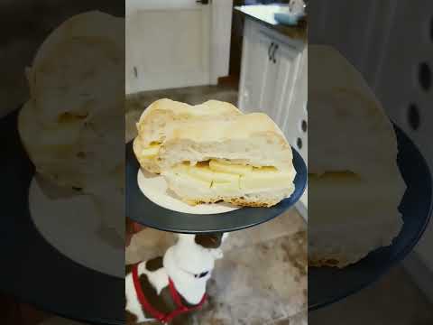 simple, bread, cheese and coffee. #breakfast #coffee #cheese #portuguese #shorts